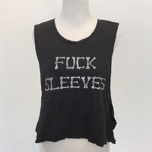 F sleeves cropped muscle tee by Deter